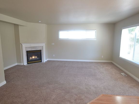 4th image of 16525 135th Avenue Ct E
