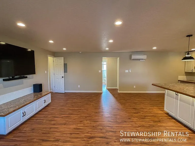 1020 E 18th Ave #1 — Photo 8