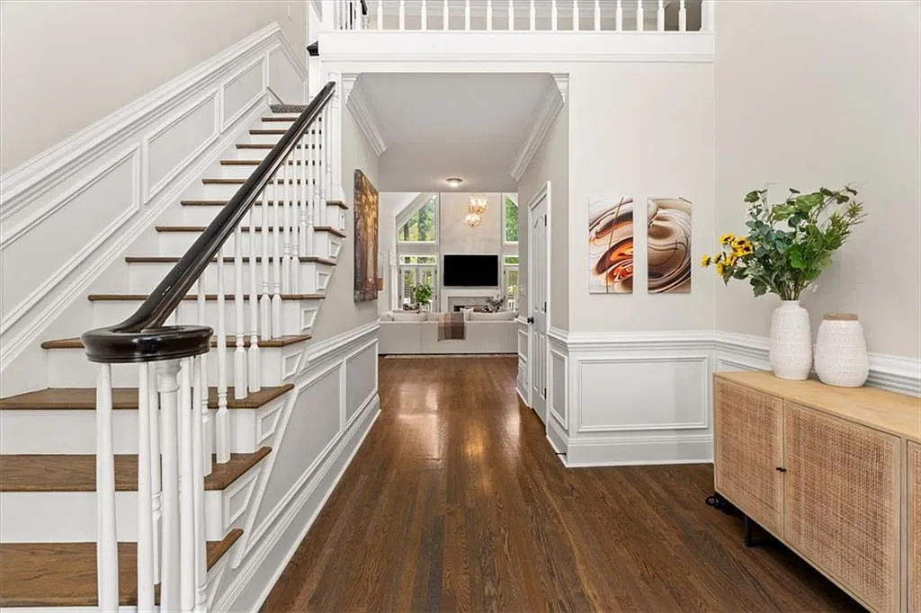 4 bed, 3.5 bath, 4716 sqft, $4,800 — Photo 2