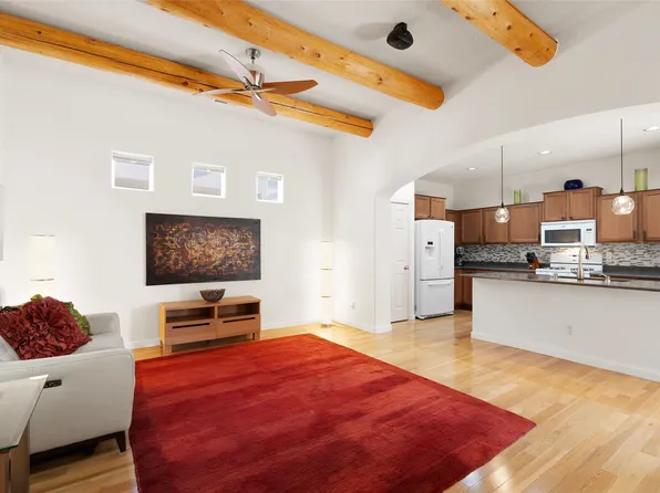 104 Via Orilla Dorado, Santa Fe, NM 87508