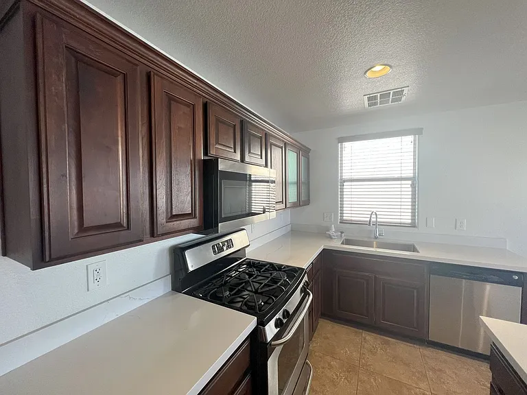 8932 Ryan Creek Ave — Photo 18