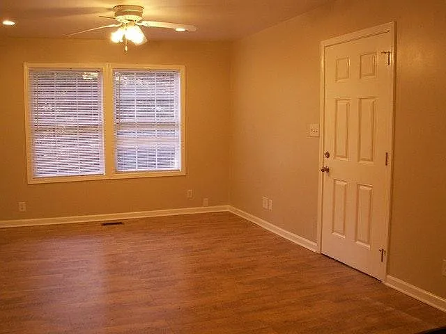 2 bed, 864 sqft, $1,350 — Photo 4