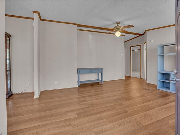 4th image of 5507 Bridgeway Dr
