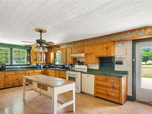 5th image of 10803 Smiths Neck Rd