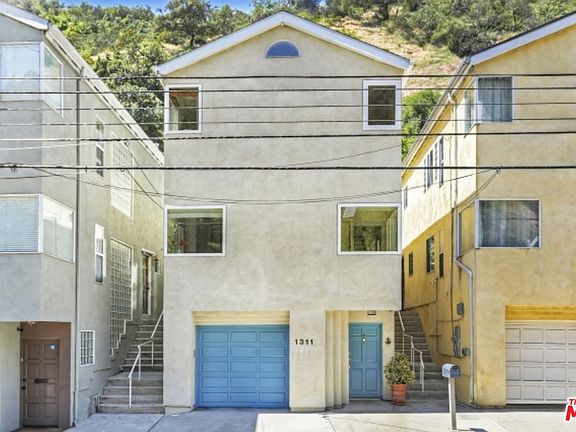 2nd image of 1311 N Beverly Glen Blvd