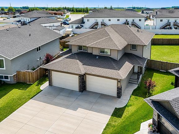 2nd image of 66 N Ranchers Close