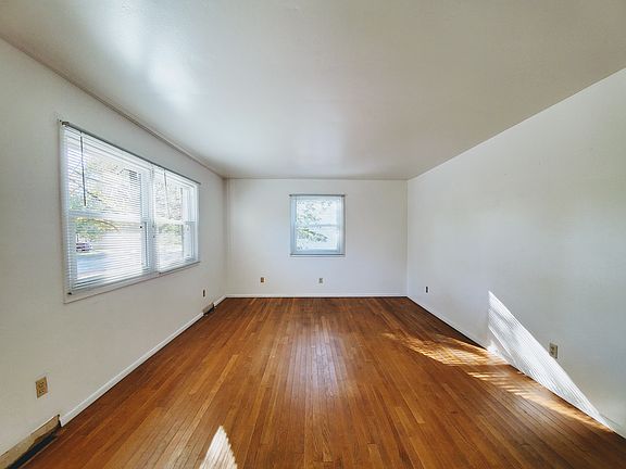 2nd image of 4509 E Cambridge Ct