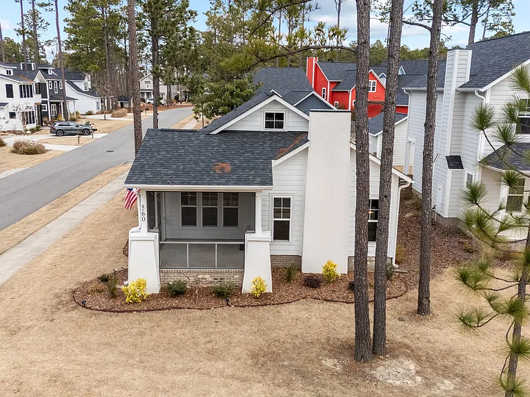 560 Wellers Way — Photo 4