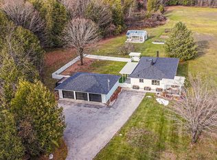 750 N Dumas Rd, Suttons Bay, MI 49682
