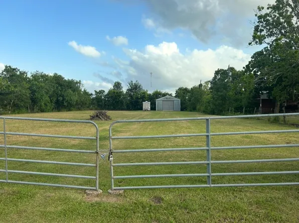 0 Robert St, Angleton, TX 77515