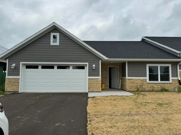 190 Antoine 3, Mineral Point, WI 53565