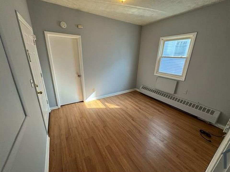 2nd image of 91-93 W Grove Ter #Cpm3