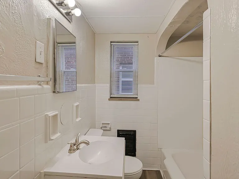 987 Lilley Ave — Photo 24