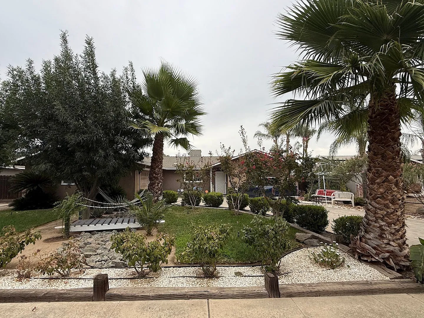 Spacious 3 Bedroom 2 Bath Home in Dinuba. — Photo 1