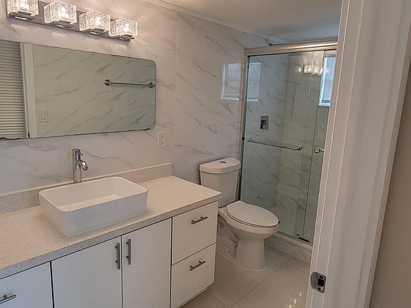 3rd image of 8245 Lake Dr APT 301