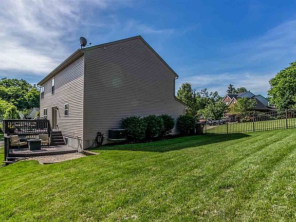 3rd image of 1004 Exter Dr