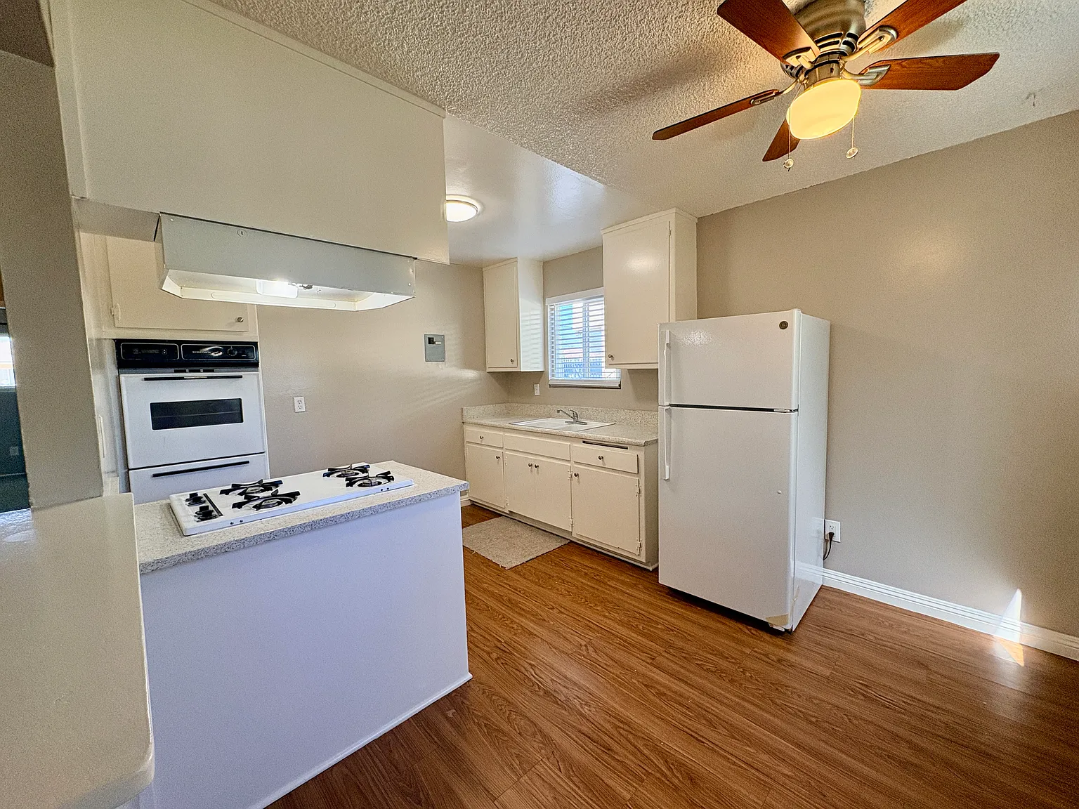 2 bed, 1202 sqft, $2,200 — Photo 4