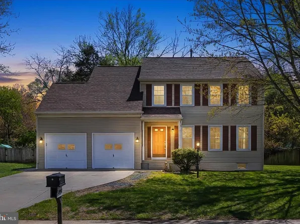 8227 Sunset Dr, Manassas, VA 20110