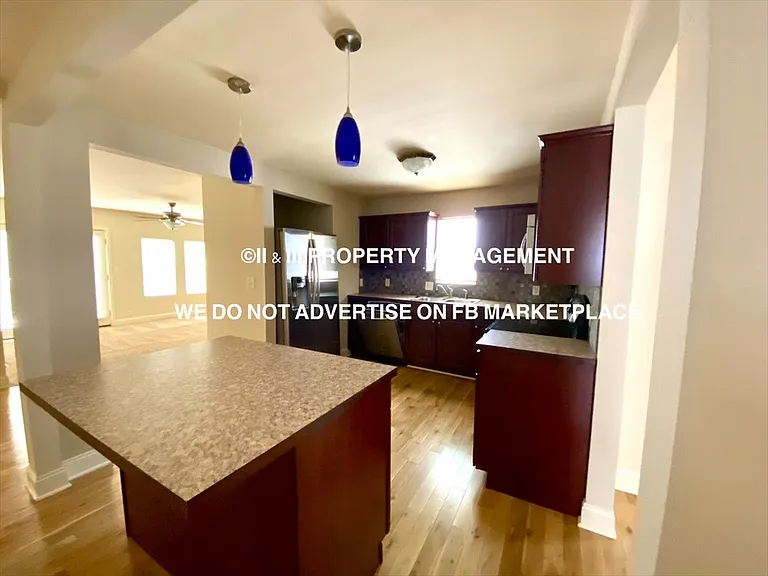 512 W 86th St — Photo 11