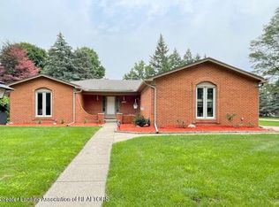 3618 Sandburg Dr, Troy, MI 48083