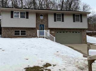 2750 Shiras Ave, Dubuque, IA 52001