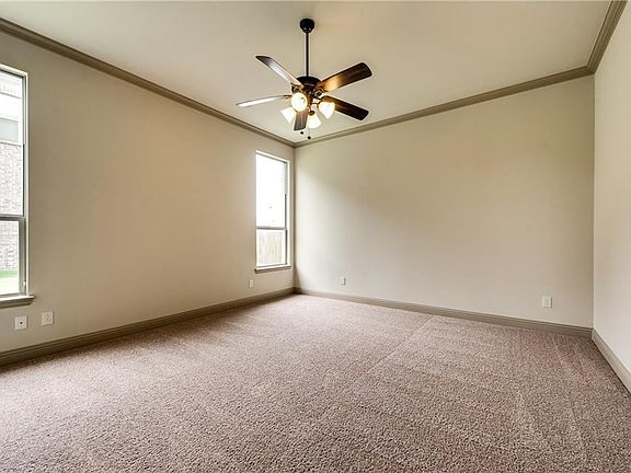 4th image of 2702 Sequoia Ln