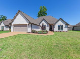 12 Pine Hill Cv, Jackson, TN 38305