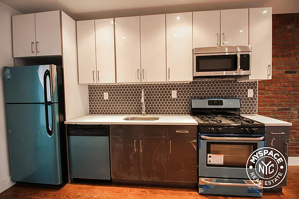 Rented by MySpaceNYC | media 2