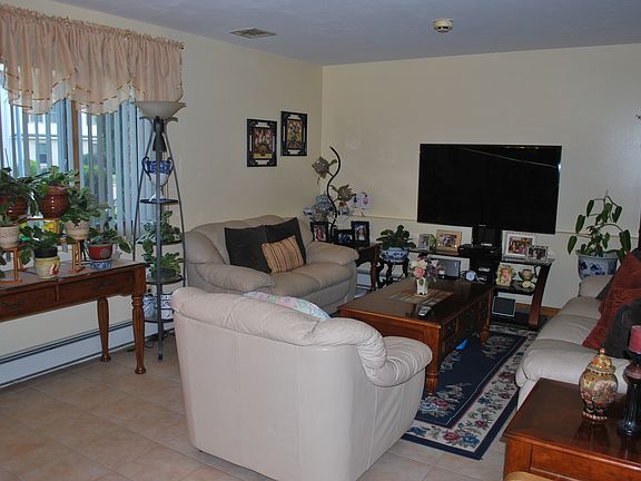 1 UNIT--LIVING ROOM