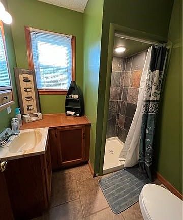 5th image of 3267 Walnut Cir