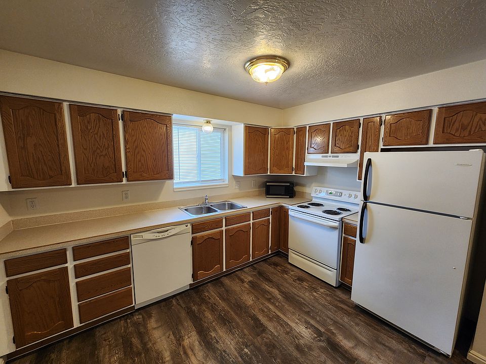 163 Center Street #109 - 4_12112024