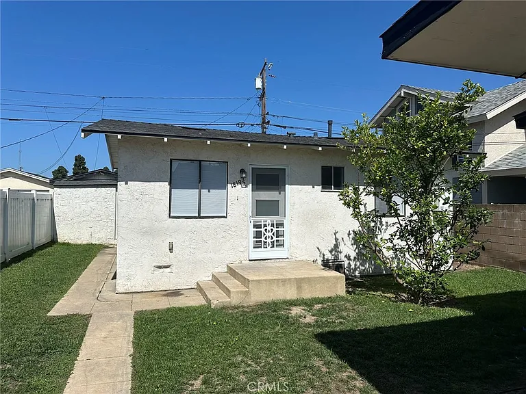 1819 Gramercy Ave #B — Photo 31