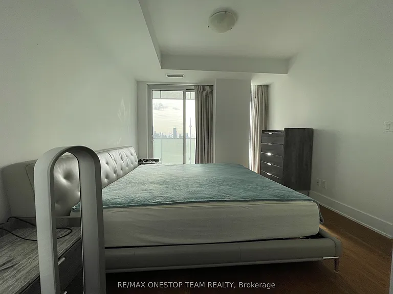 200 Bloor St W #2902 — Photo 12