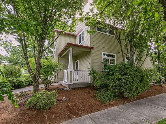 2nd image of 2110 Siskiyou Blvd