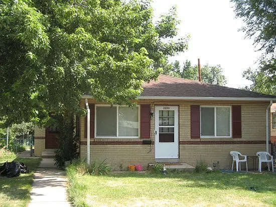 2233 W Parkhill Ave — Photo 2