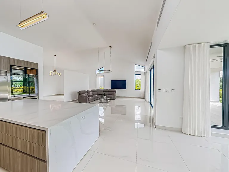 902 Sabanera — Photo 4