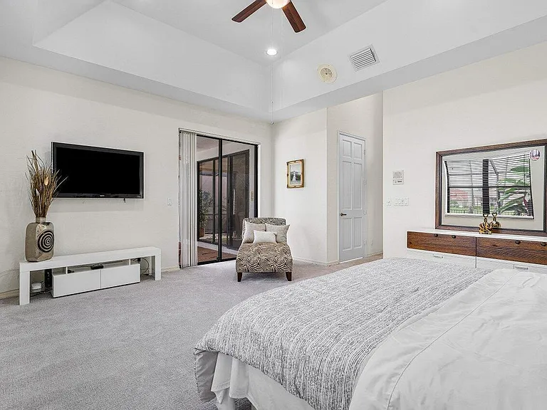 17099 Ryton Ln — Photo 14