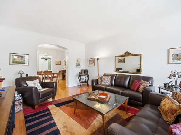 12416 84th Road #2E, Kew Gardens, NY 11415