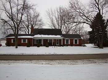 1st image of 401 W Woodland Ave