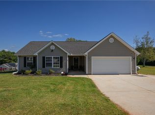102 Stanmoore Dr, Anderson, SC 29621