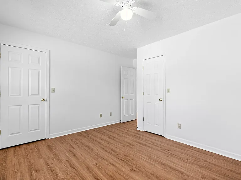 Austin Place Apartments — Photo 10