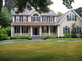 475 Angell Rd, Lincoln, RI 02865