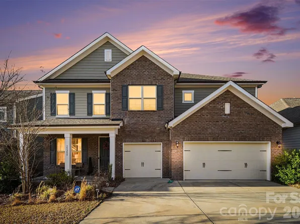 15200 Autumn Sage Dr, Charlotte, NC 28278