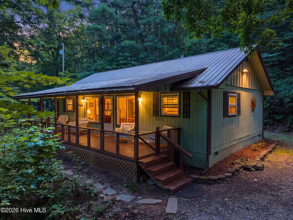 1st image of 452 Paradise Road