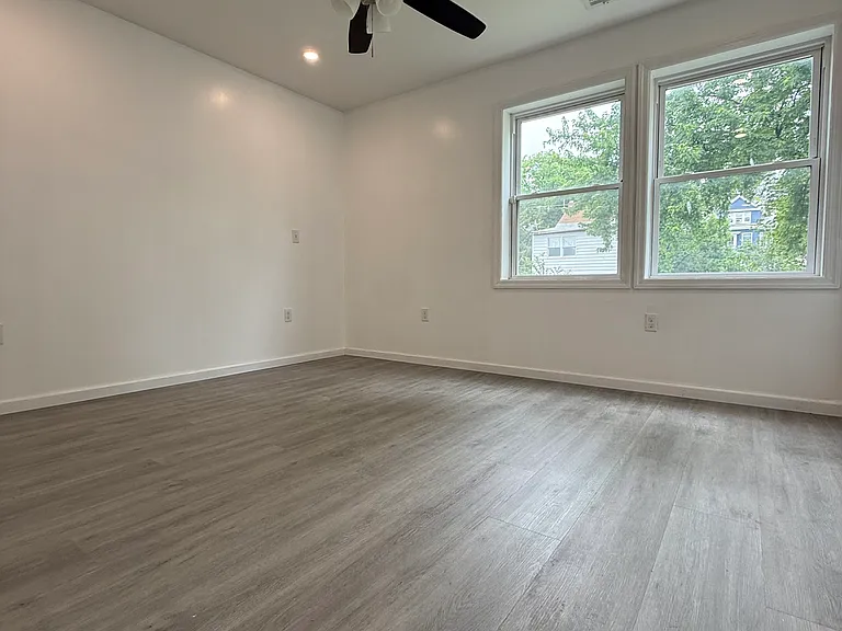 N 4th St — Photo 9