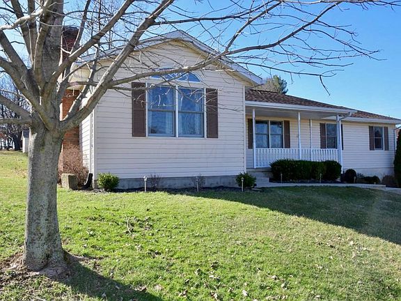 5th image of 555 Vincent Dr
