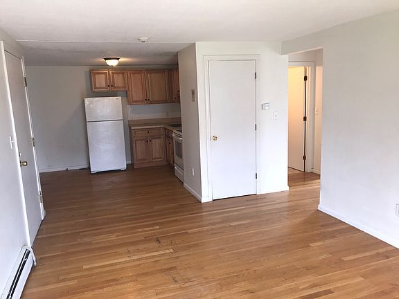 4th image of 12 Woodman Way APT 10