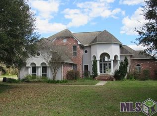 1223 Mills Pointe Dr, Zachary, LA 70791
