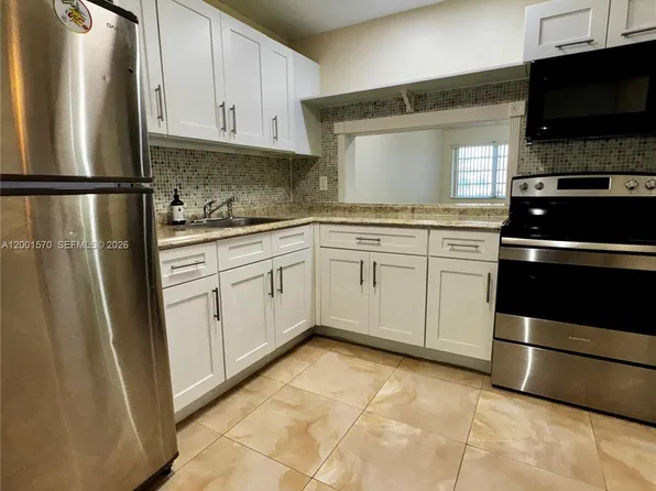 215 SE 3rd Ave, Hallandale Beach, FL