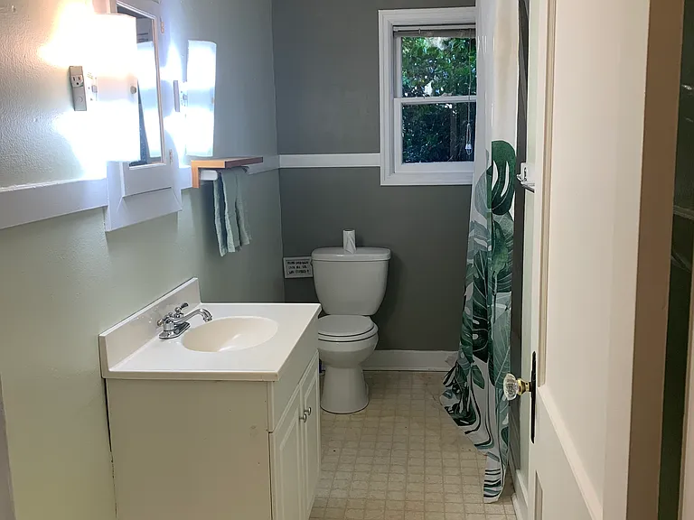 527 NW 15th St — Photo 8
